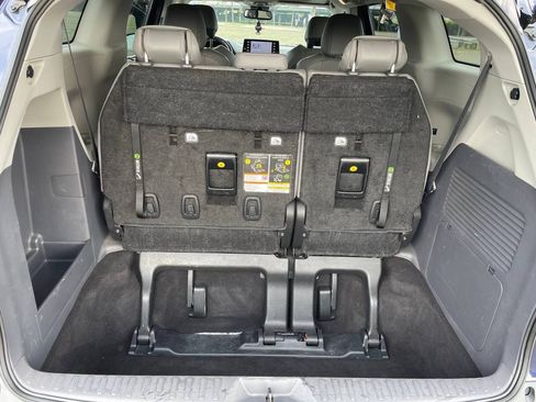 Used 2023 Toyota Sienna XLE AWD/4WD image 29