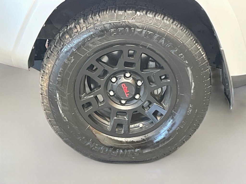 Used 2021 Toyota 4Runner Venture w/ Moonroof Package AWD/4WD image 32