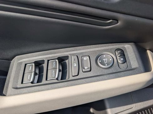 Certified 2025 Honda Accord SE image 18