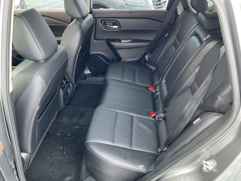 Used 2022 Nissan Rogue SV w/ SV Premium Package image 21