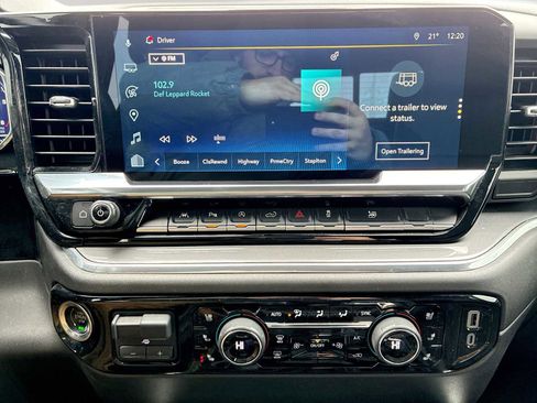 Certified 2024 Chevrolet Silverado 1500 High Country w/ Technology Package image 13