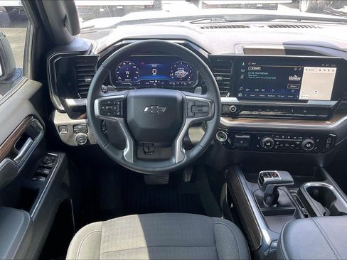 Used 2025 Chevrolet Silverado 1500 RST AWD/4WD image 5