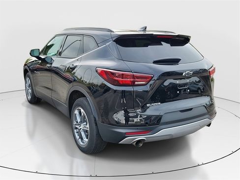 Used 2023 Chevrolet Blazer LT image 3