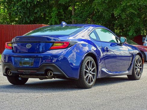 Used 2022 Toyota GR86 w/ ALL Weather Mat Package (TMS) RWD image 16