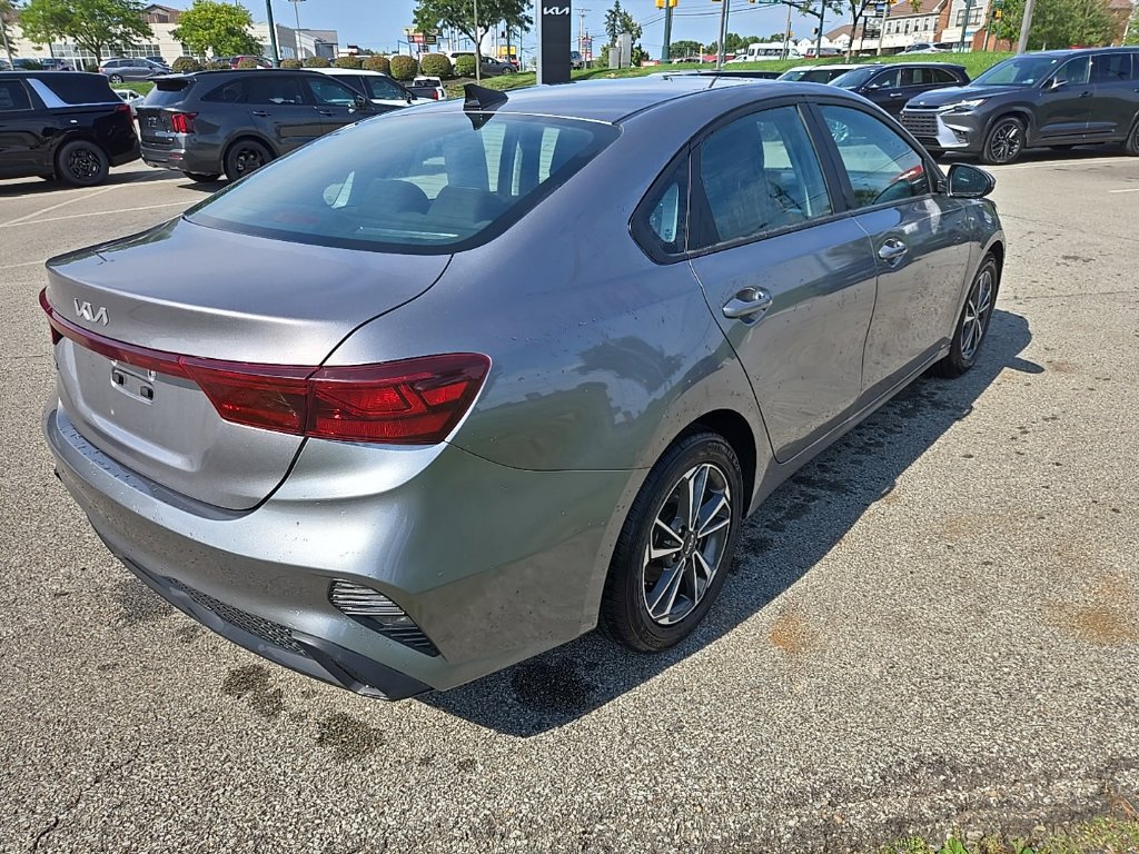 Used 2023 Kia Forte LXS FWD image 3