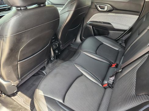 Used 2022 Jeep Compass Latitude FWD image 12