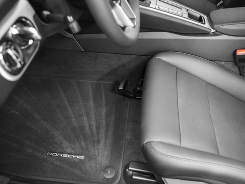 New 2025 Porsche 718 Cayman image 27