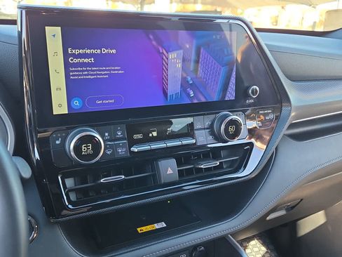 Certified 2023 Toyota Highlander XSE image 29