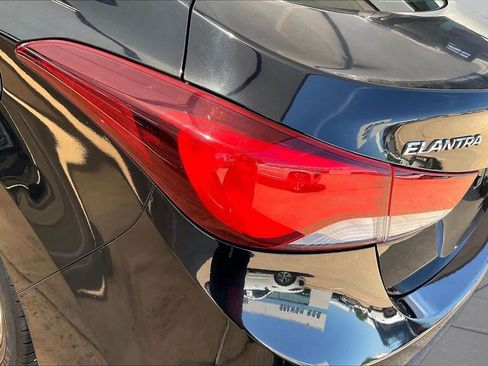 Used 2014 Hyundai Elantra SE w/ Option Group 02 FWD image 28
