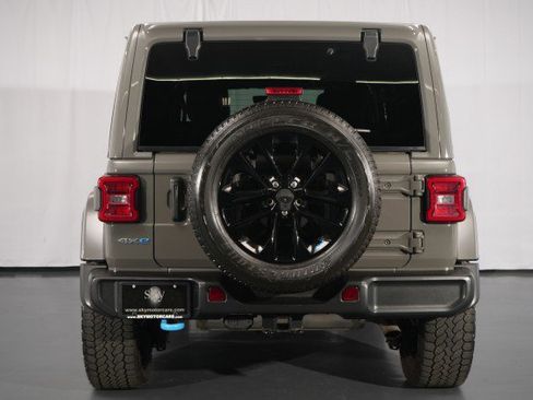 Used 2022 Jeep Wrangler Unlimited Sahara w/ Cold Weather Group AWD/4WD image 14