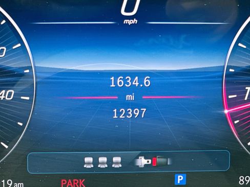 Used 2025 Mercedes-Benz C 300 4MATIC Sedan image 15