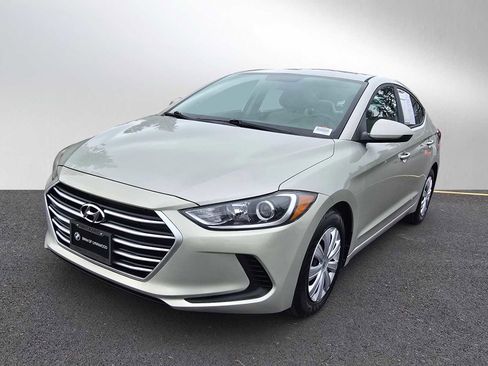 Used 2017 Hyundai Elantra SE image 7