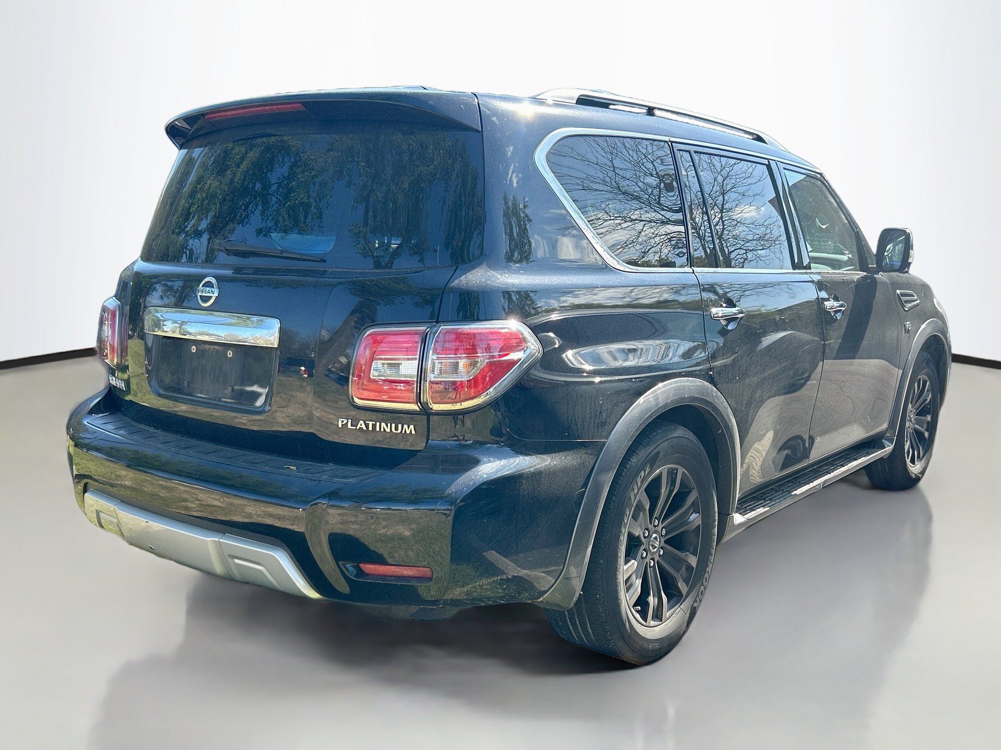 Used 2017 Nissan Armada Platinum AWD/4WD image 4