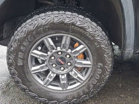 Used 2024 GMC Sierra 1500 AT4X image 34