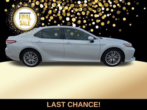 Used 2018 Toyota Camry XLE image 5