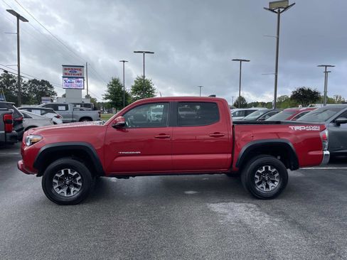 Used 2023 Toyota Tacoma TRD Off-Road image 8