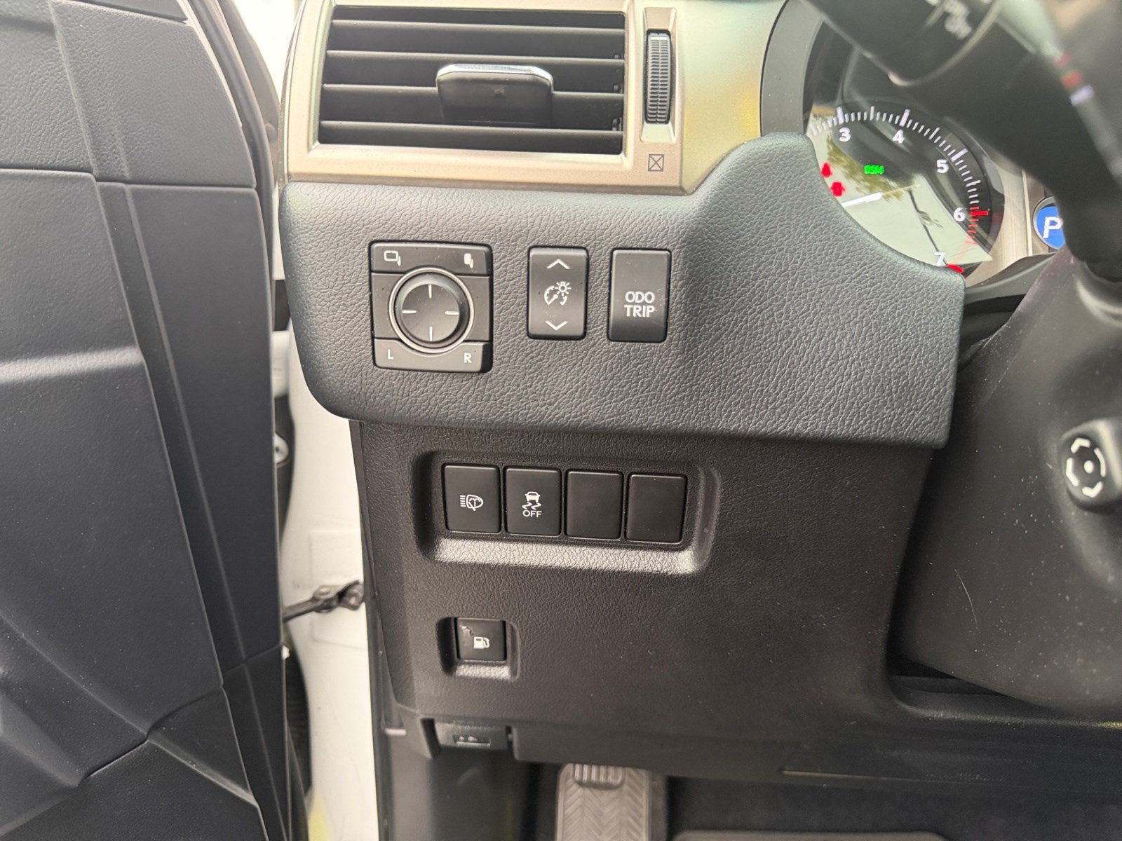 Used 2016 Lexus GX 460 w/ Premium Package AWD/4WD image 11