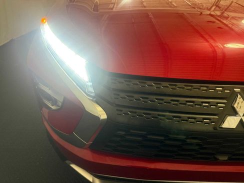 Used 2022 Mitsubishi Eclipse Cross SE image 4