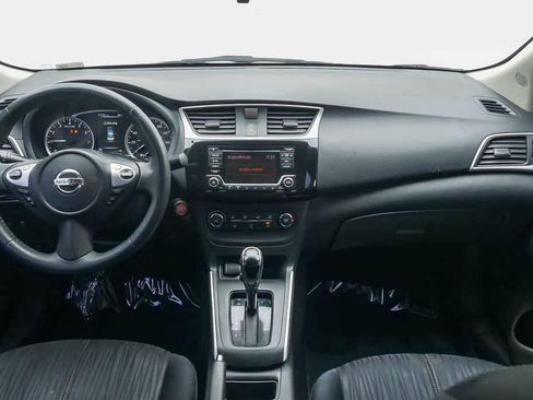 Used 2016 Nissan Sentra SV FWD image 11
