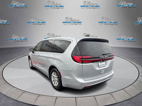 New 2026 Chrysler Pacifica Select image 5