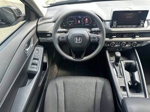 Used 2023 Honda Accord EX image 11