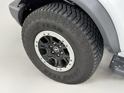 Used 2024 Ford Bronco Outer Banks w/ Sasquatch Package AWD/4WD image 26
