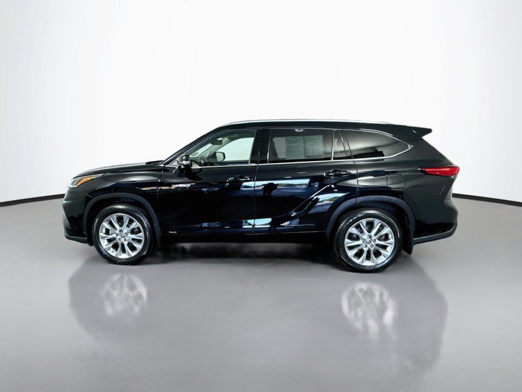Used 2021 Toyota Highlander Limited AWD/4WD image 5