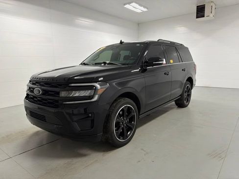 Used 2024 Ford Expedition Limited AWD/4WD image 4