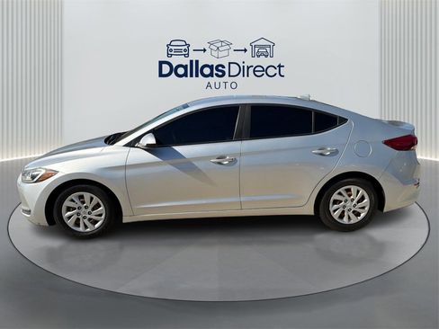 Used 2017 Hyundai Elantra SE image 9