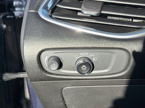 Used 2016 Chevrolet Malibu LT image 10