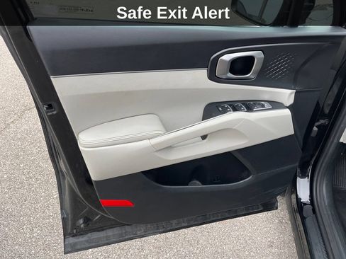 Used 2022 Kia Sorento S w/ Panoramic Sunroof Package FWD image 13