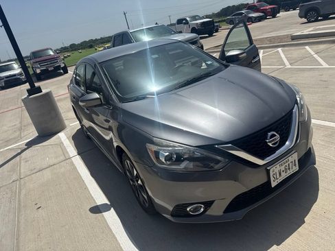 Used 2019 Nissan Sentra SR FWD image 2