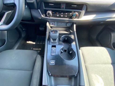 Used 2023 Nissan Rogue S image 13