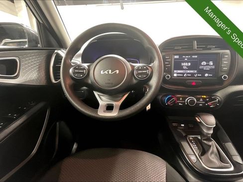 Used 2025 Kia Soul LX w/ LX Technology Package FWD image 6