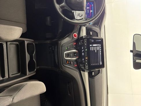 Used 2019 Honda Odyssey EX image 26