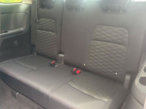 Used 2025 Nissan Pathfinder SV AWD/4WD image 31