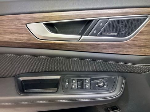 Used 2025 Volkswagen Atlas SEL Premium R-Line image 20