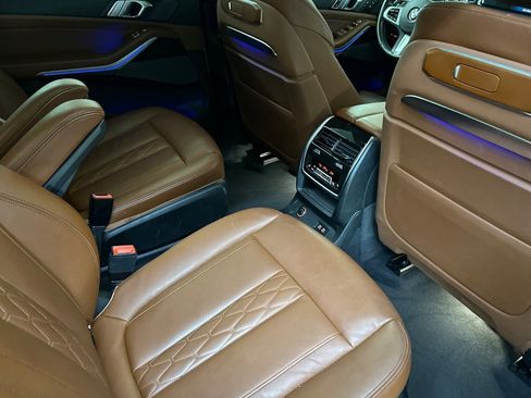 Used 2024 BMW X7 xDrive40i w/ Executive Package image 31