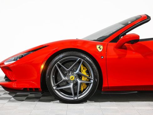 Used 2023 Ferrari F8 Tributo RWD image 17