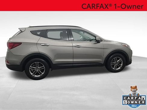 Used 2017 Hyundai Santa Fe Sport image 2
