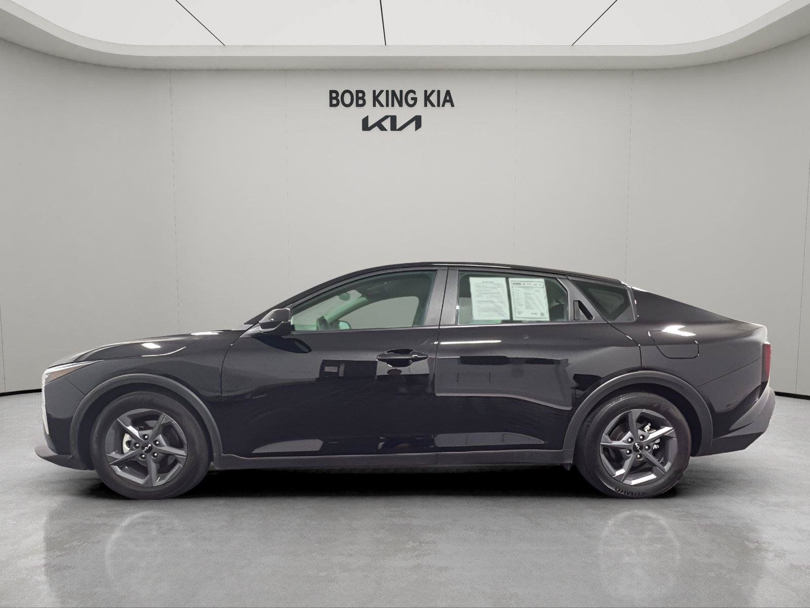 Used 2025 Kia K4 FWD image 2