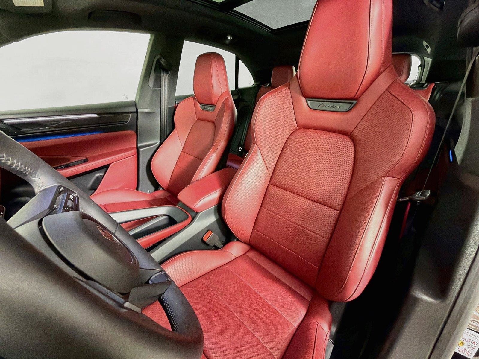 Certified 2025 Porsche Macan Turbo Electric AWD/4WD image 5