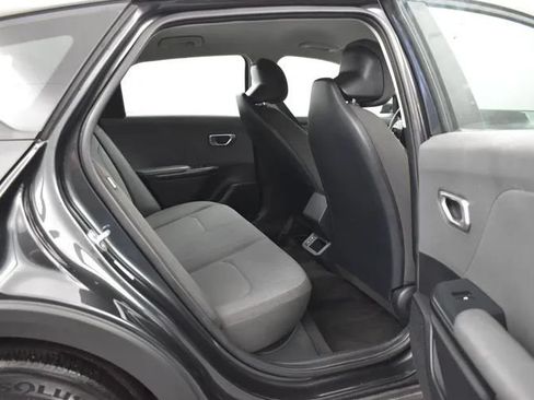 Used 2025 Kia K4 FWD image 17
