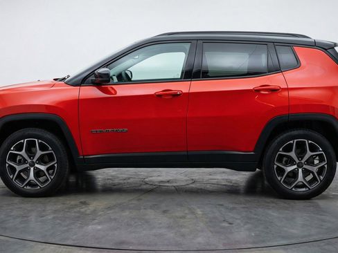 Used 2025 Jeep Compass Limited image 5