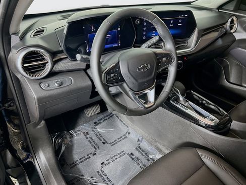 Used 2024 Chevrolet Trax ACTIV w/ Sunroof Package image 9