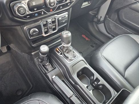 Used 2023 Jeep Wrangler Sahara image 33