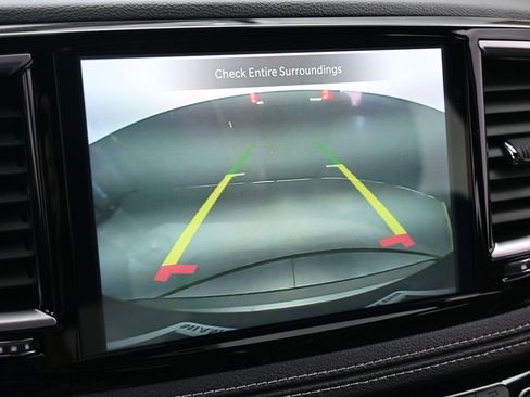 Used 2023 Chrysler Pacifica Limited w/ S Appearance Package image 23