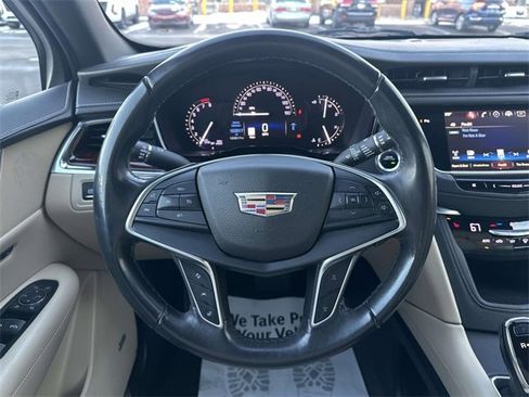 Used 2017 Cadillac XT5 Luxury w/ Driver Awareness Package image 34
