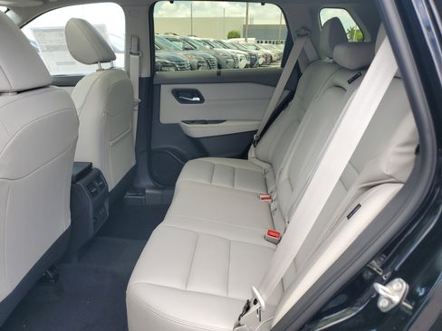 New 2025 Nissan Rogue SL w/ SL Premium Package image 11