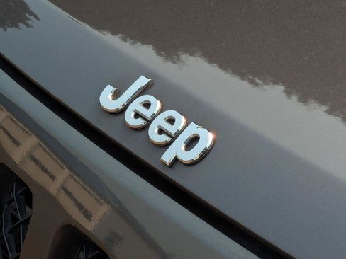 Used 2014 Jeep Patriot Latitude FWD image 12
